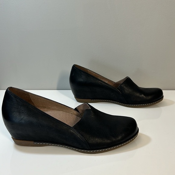 Dansko Lilliana Black Leather Hidden Wedge Loafers Size 40(9.5-10) - Picture 2 of 15